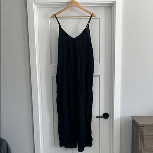 Classic Black Jumper with Pockets and Adjustable Spaghetti Straps -216